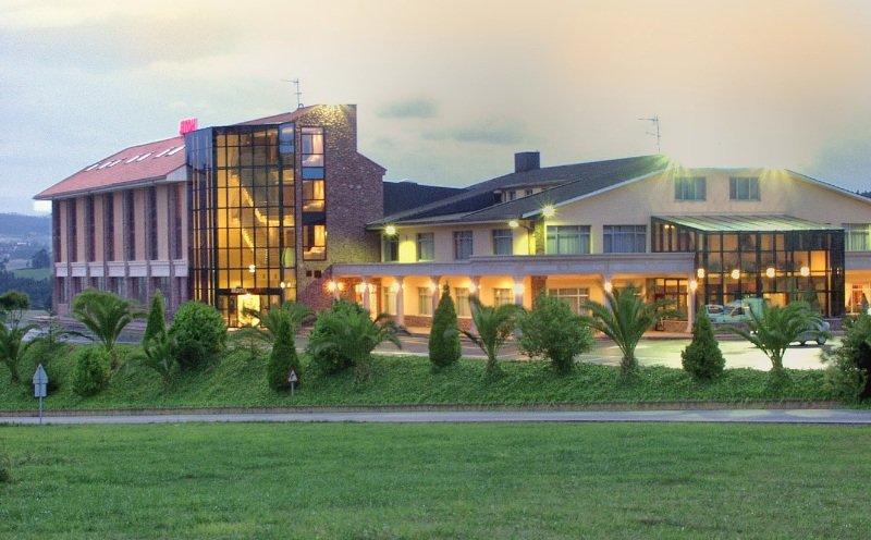 Hotel Royal Llanera  ภายนอก รูปภาพ