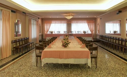 Hotel Royal Llanera  ภายนอก รูปภาพ